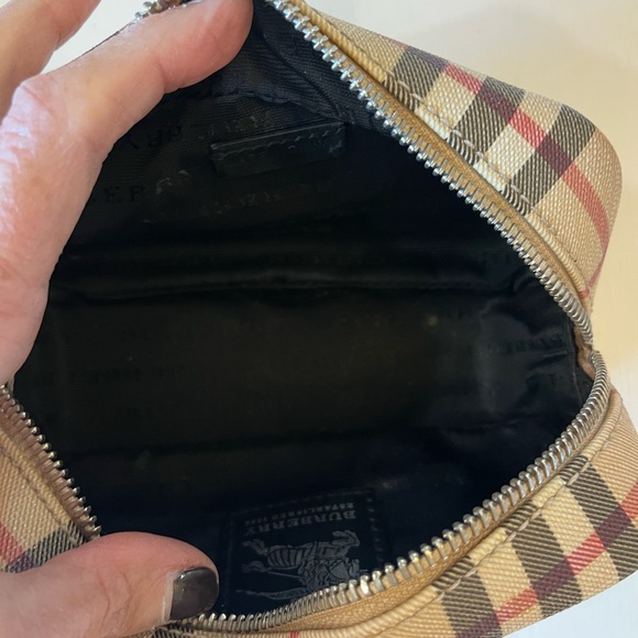 Burberry Nova Check cosmetic bag and/or vanity case. - Picture 13 of 16